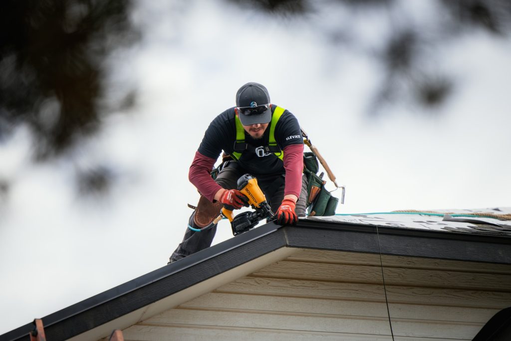 expert roof leak repair in Tri-Cities, WA